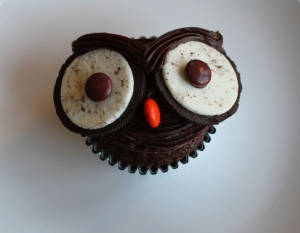 owl cupcakes (to announce gigi!)